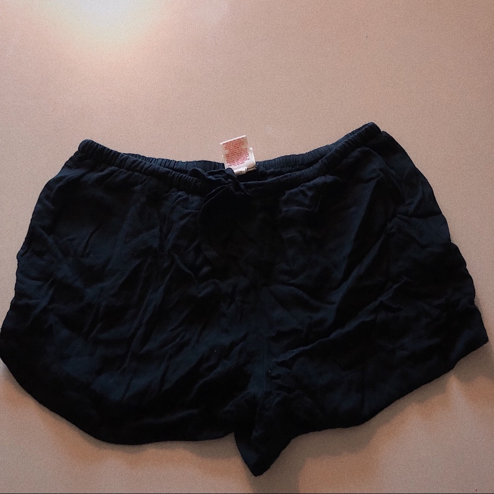 ☆ traded ☆ black shorts